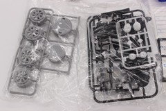 Aoshima 019702 1:32 Scale Legacy Grand Wagon – Unbuilt – Snap Build