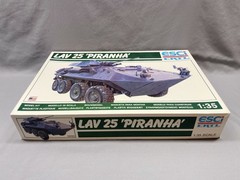 1/35 esci LAV 25 Piranha