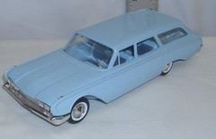 HUBLEY 1960 FORD COUNTRY STATION WAGON PROMO CAR MODEL 1:25 NEW BOXED