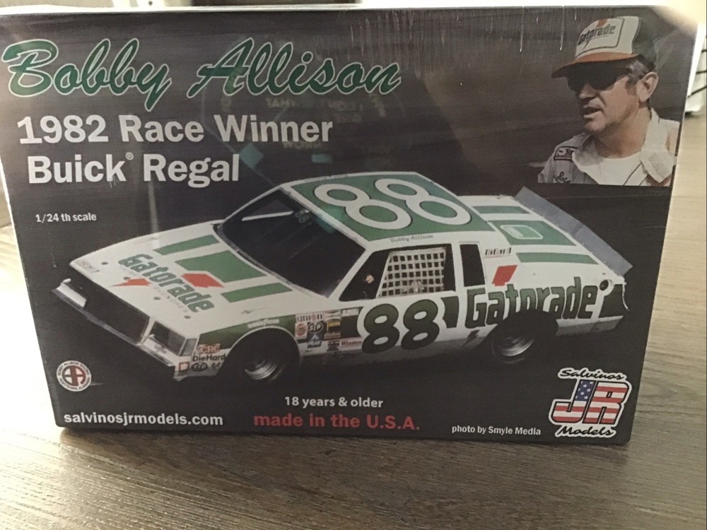 1:24 Bobby Allison 1982 Race Winner Buick Regal Model Kit – Salvinos Jr Models