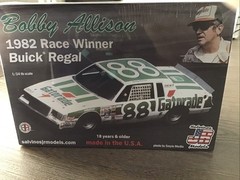 1:24 Bobby Allison 1982 Race Winner Buick Regal Model Kit – Salvinos Jr Models