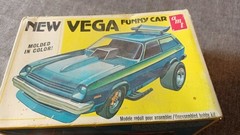 VINTAGE AMT NEW VEGA FUNNY CAR MODEL 1/25 SCALE