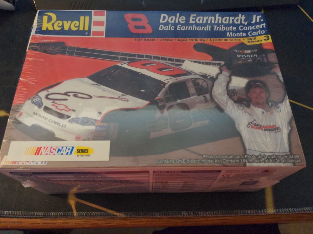 REVELL Nascar #8 Dale Earnhardt TRIBUTE CONCERT MONTE CARLO Model Kit #85-2844