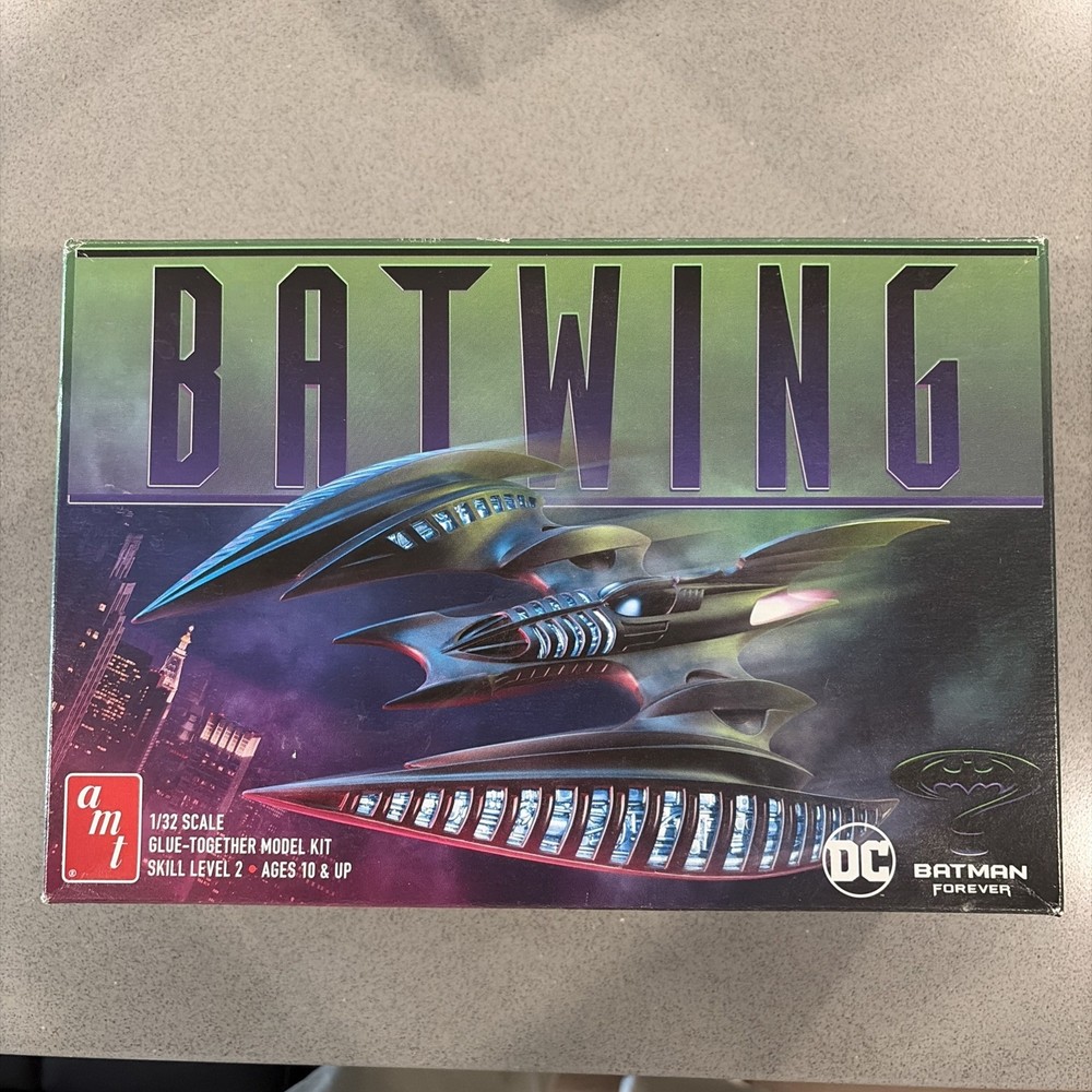 AMT Batman Forever BATWING Vehicle 1/32 Plastic Model Kit Movie Opened Box