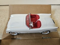 DEALER PROMO 1953 CORVETTE CONVERTIBLE POLO WHITE 8732 AMT ERTL “NEW IN THE BOX”
