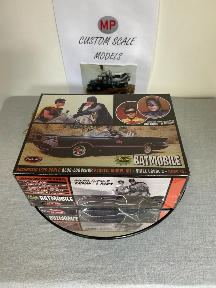 polar lights 1/25 scale / 1966 batmobile model kit