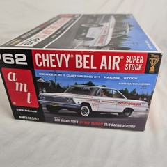AMT 1962 Chevrolet Bel Air Super Stock 409 1/25 Scale Plastic Model Kit
