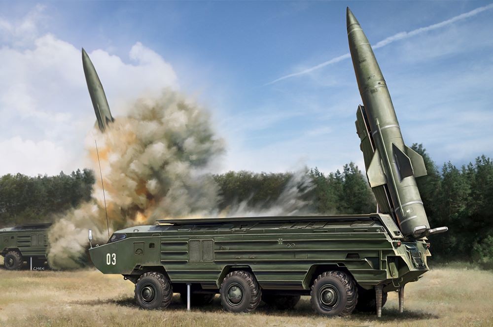 Hobby Boss 82935 1:72 Russian 9K79-Tochka SS-21 Scarab IRBM Plastic Model Kit