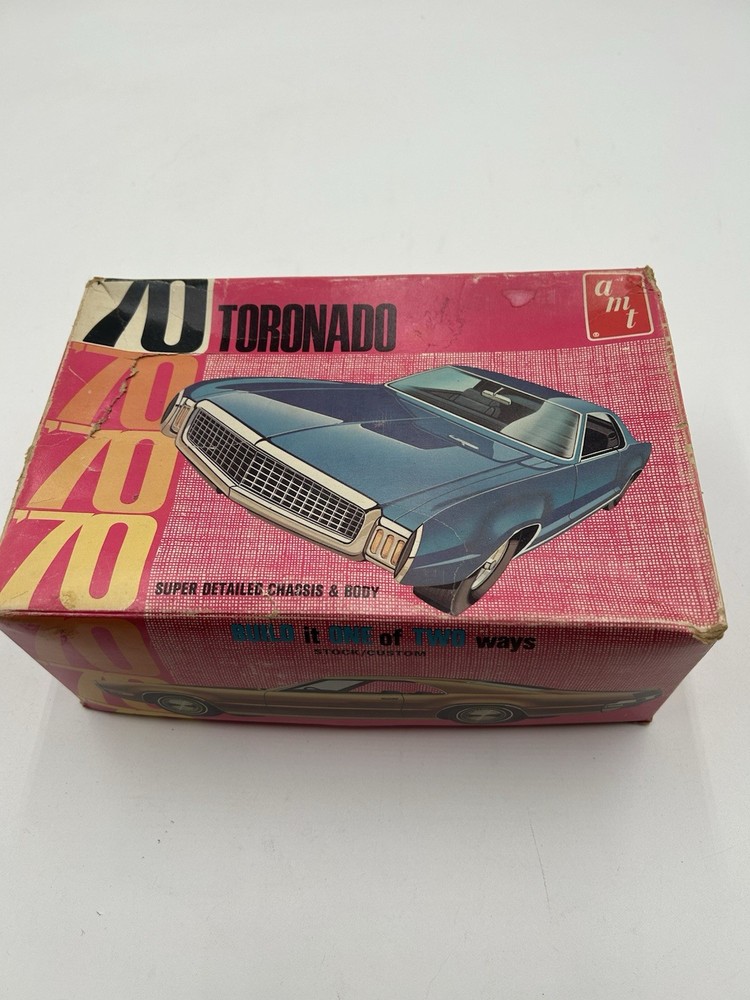 AMT y723 1970 Oldsmobile Toronado annual VINTAGE kit 1/25 built stock car