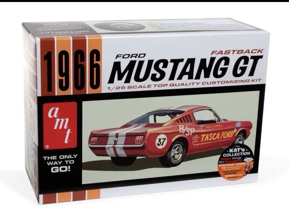 amt 1305 1/25 1966 Ford Mustang Fastback Model Car Kit