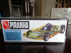 PIRANHA REAR ENGINE FUNNY CAR DRAGSTER AMT ROUND 2 MODELS 1/25 RETRO DELUXE