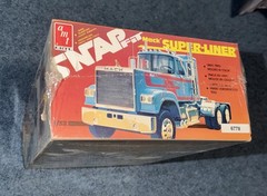 AMT Ertl 1/32 Snap Fit Mack Super-Liner Model Kit / #6778 / SEALED