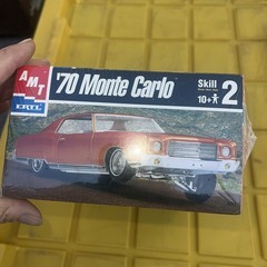AMT Ertl 8271 1/25 Scale ’70 Chevy Monte Carlo Lowrider Plastic Model Kit Sealed