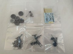 Thunder TM35311 1/35 LRDG F30 Patrol Truck w/Offset Bed ,Soldier Machine Gun