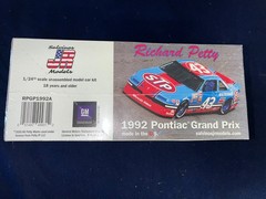 Salvinos JR 1992 Pontiac Grand Prix Richard Petty #43 RPGP1992A Factory Sealed