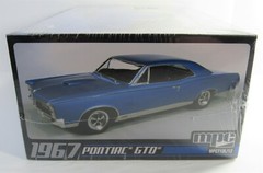 MPC 1967 Pontiac GTO 1/25 Scale Plastic Model Kit Molded in White MPC710L/12