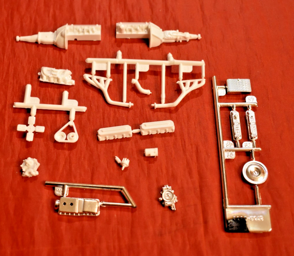 Monogram 1966 Shelby Mustang GT-350 289 Engine 1/24