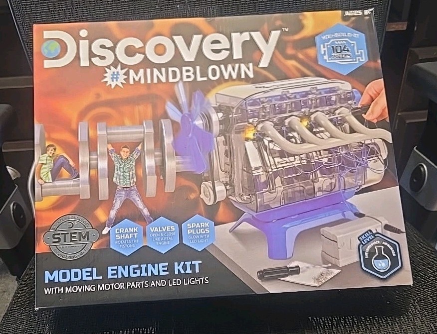 Discovery Mindblown Model Engine Building Kit 4 Cylinder Combustion Open Box NEW