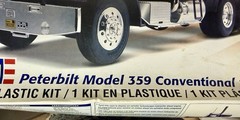 Revell Peterbilt 359 Conventional Tractor Level 4 Plastic 1:25 Model Kit, NEW
