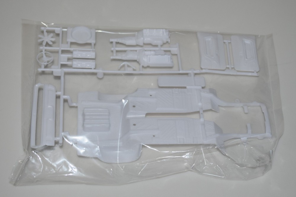 REVELL 1970 DODGE CHALLENGER T/A 85-2596 ⭐PARTS⭐ CHASSIS +ENGINE+MORE 1:24