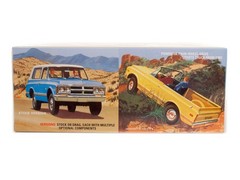 AMT 1972 GMC Jimmy 1:25 Scale Model Kit 1:25, white