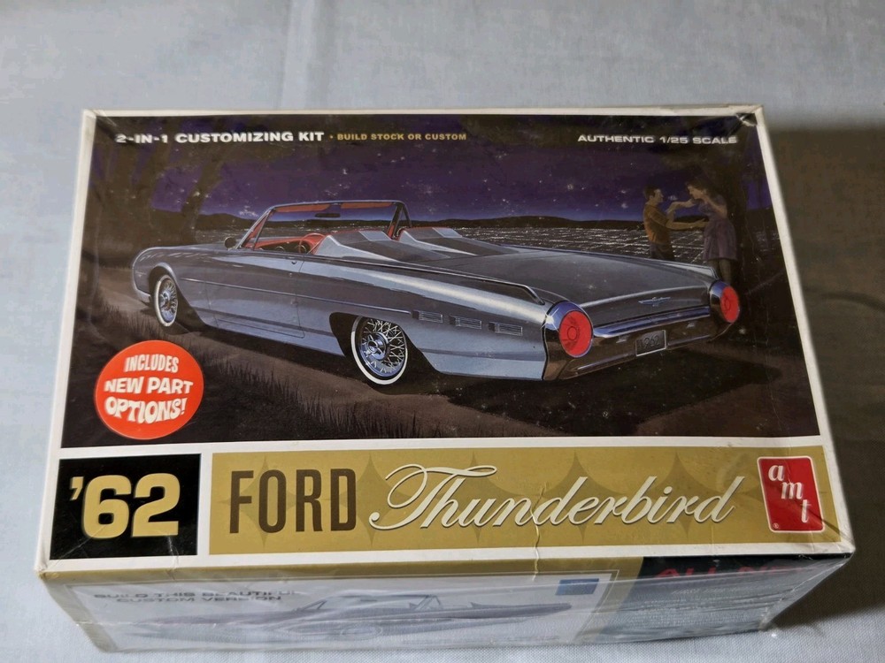 AMT 1/25 SCALE ’62 FORD THUNDERBIRD 2 IN 1 CUSTOMIZING KIT FACTORY SEALED 2011