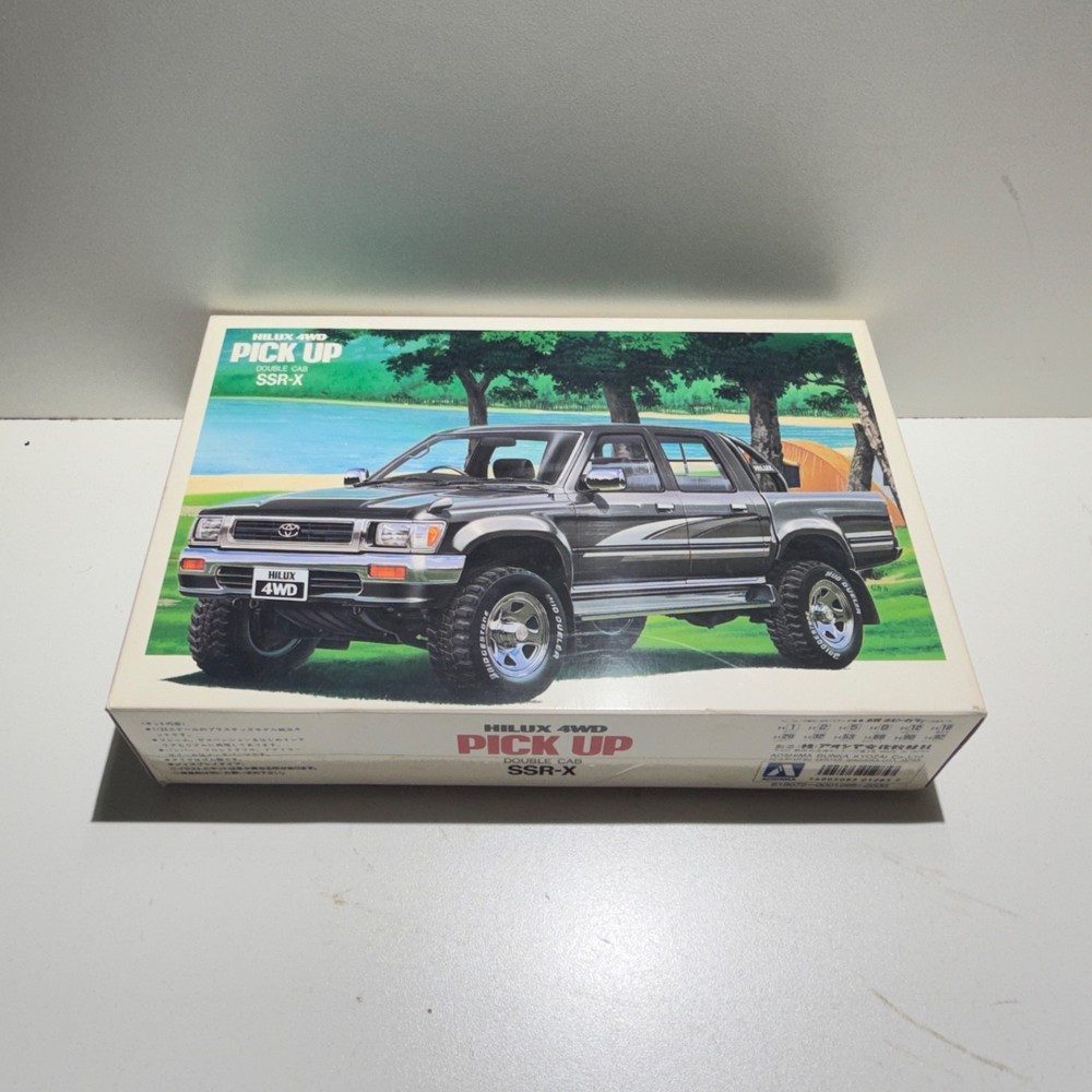 Aoshima #01285 Toyota Hilux 4×4 Double Cab SSR-X Pickup Plastic Kit Open Box