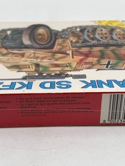 ESCI ERTL 8373 Sd.Kfz. 250/10 German Anti-Tank Vehicle WWII 1:72 Scale Model Kit