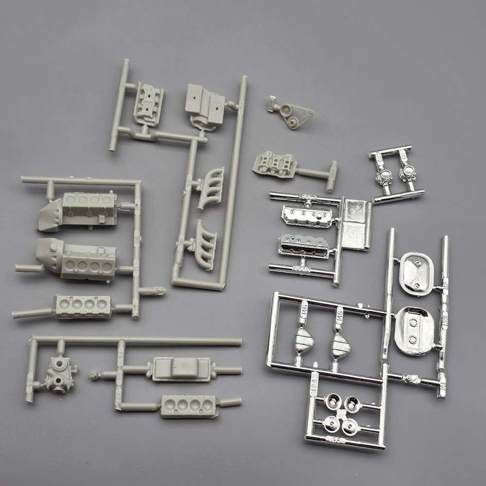 AMT 1/25 1969 Plymouth GTX Parts Kitbash Custom Drag Race Motor Setup Chrome