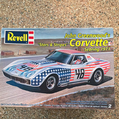 Revell Stars & Stripes Corvette Sebring 1971 1:25 Plastic Kit Skill 2 #85-2825