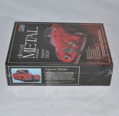 New Sealed NOS Jaguar XK120 Monogram 1:24 Scale Metal & Plastic Model Car Kit No