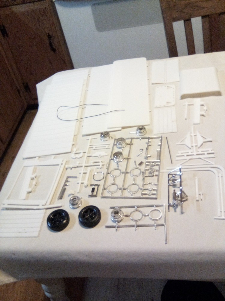 Amt 125 Pup Trailer 28 Ft Plastic Model Parts