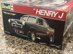 REVELL 1951 HENRY J SAINTS NEW INSIDE KIT! CIRCA 1995!! VMCP!