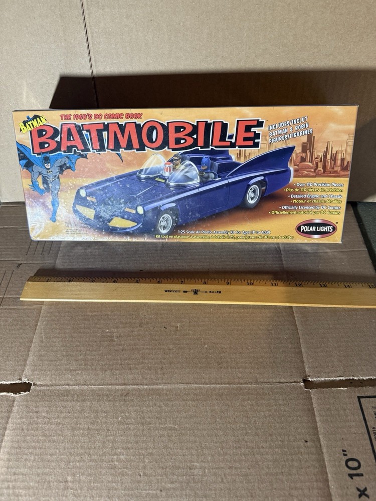 Polar Lights BATMOBILE 1:25 Scale New
