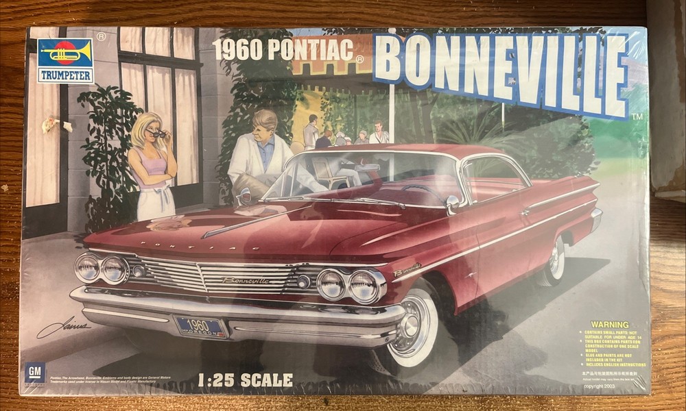 Trumpeter – 1960 Pontiac Bonneville – Car Model Kit 1:25 – Factory Sealed Box