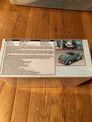 Monogram ’32 Ford Street Rod 1:24 Scale Model Car Kit Classic Cruiser