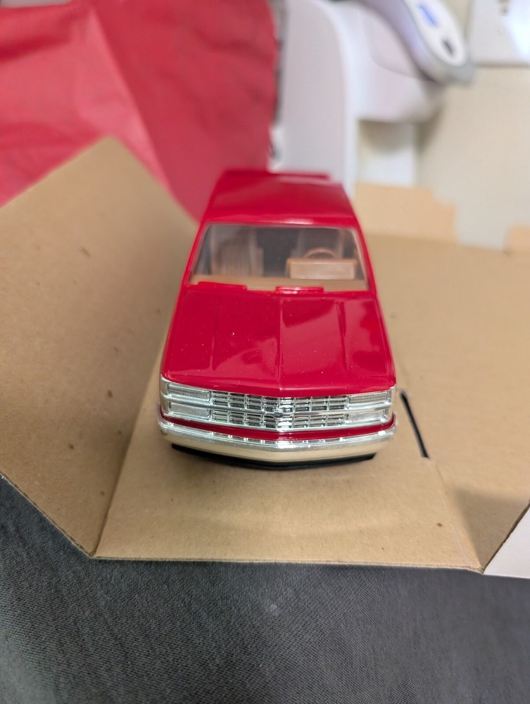 1993 CHEVROLET C1500 1/25 scale -PROMO BY AMT / ERTL, VICTORY RED