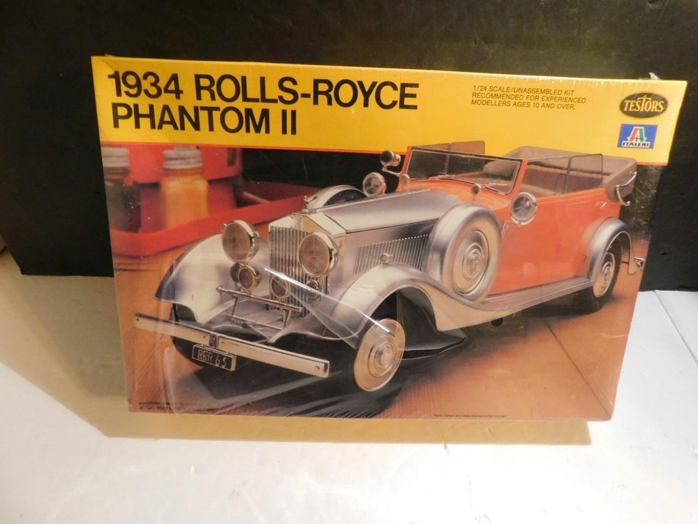 Testors-Italeri 1:24 # 833 1934 Rolls-Royce Phantom II NIB