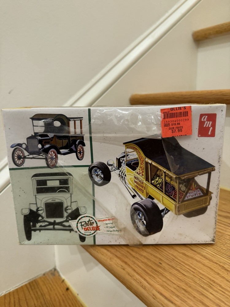AMT 1925 FORD T FRUITWAGON SCALE 1:25 NEW 869/12