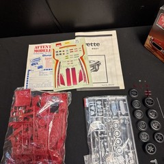 AMT Ertl 1962 Corvette 3 in 1 Kit # 6521 1:25 Unassembled