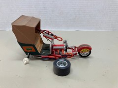 VINTAGE ORIGINAL AMT 1/25 SCALE 1960’S GEORGE BARRIS RICKSHAW JUNKYARD KIT