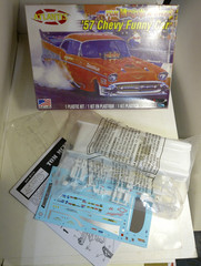 Atlantis H7172 Tom “Mongoose” McEwen 1957 Chevy Funny Car 1:24 *MISSING PIECES