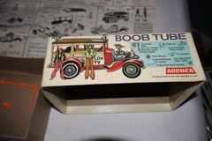 Aurora Boob Tube 1/32 Model Kit The Scene Machines VTG 1969 w Box Hippie Peace