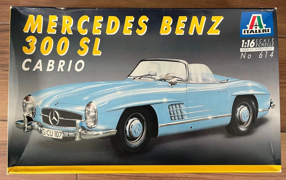 ITALER 1:16 Scale Mercedes-Benz 300 SL Roadster Plastic Model Kit – Unassembled