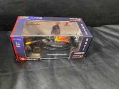 Tamiya Mini F1 Lotus Type 102B rare model kit 1/28 Item 28001 w/ Burago Red Bull