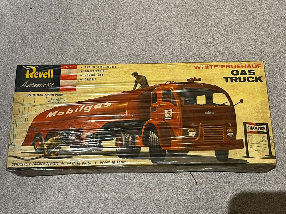 VINTAGE 1956 REVELL WHITE FRUEHAUF MOBILGAS GAS TRUCK MODEL KIT SEALED CONTENTS