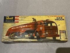 VINTAGE 1956 REVELL WHITE FRUEHAUF MOBILGAS GAS TRUCK MODEL KIT SEALED CONTENTS
