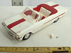 AMT 1961 CHEVROLET IMPALA CONVERTIBLE CAR CUSTOM MODEL KIT BUILT UP 1:25