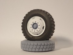 1 /25 Scale Big Rig Semi Truck 24.5″ Bridgestone L315/245 Drive Tires