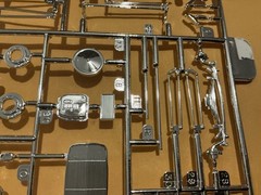 1 25 scale model parts 32 5 Window Coupe Grille, Disc Brakes , More Lot Only